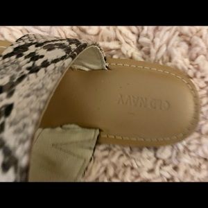 Old Navy Snakeskin sandals